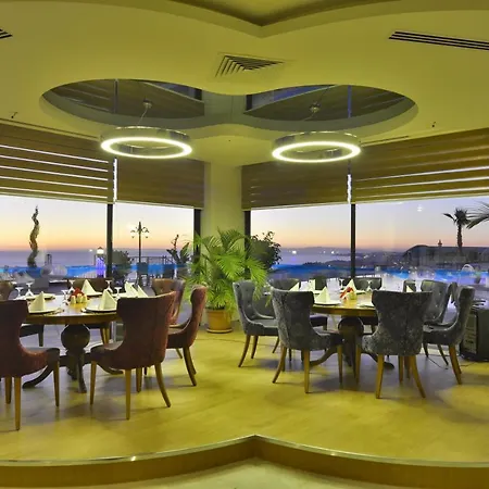 Elite Luxury & מלון אלאניה