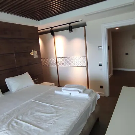Elite Luxury & 5* 阿拉尼亚