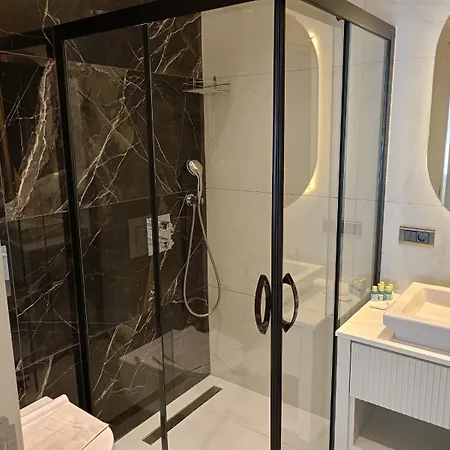 Elite Luxury & מלון