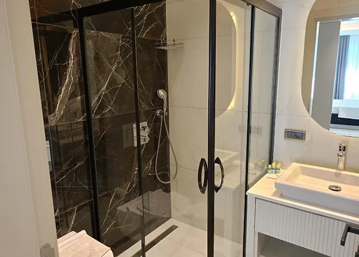 Elite Luxury & Hotel